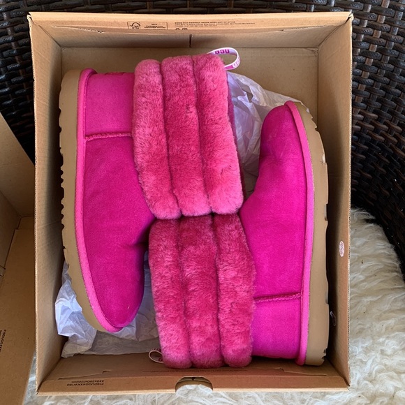 UGG Fluff Mini Quilted 1103612K Boys Fuchsia Pink Suede/Sheepskin Boots - Picture 3 of 16
